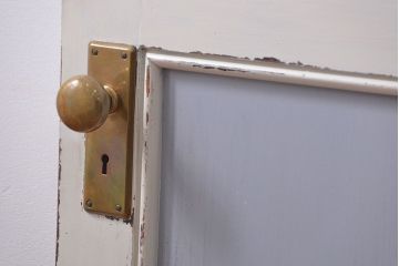 アンティークペイント　 カーテンレール付きのドア (扉)