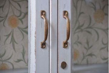 アンティーク家具　アンティークペイント　かわいい二段重ね食器棚(カップボード、収納棚)