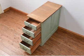 アンティーク家具　アンティークペイント　四杯引き出しサイドテーブル(袖机)