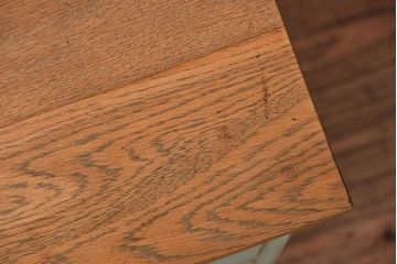 アンティーク家具　アンティークペイント　四杯引き出しサイドテーブル(袖机)