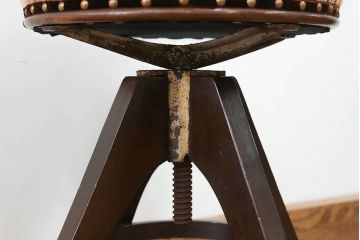 アンティーク家具　アンティーク 古いブナ材の上質な回転スツール(回転イス、回転椅子)