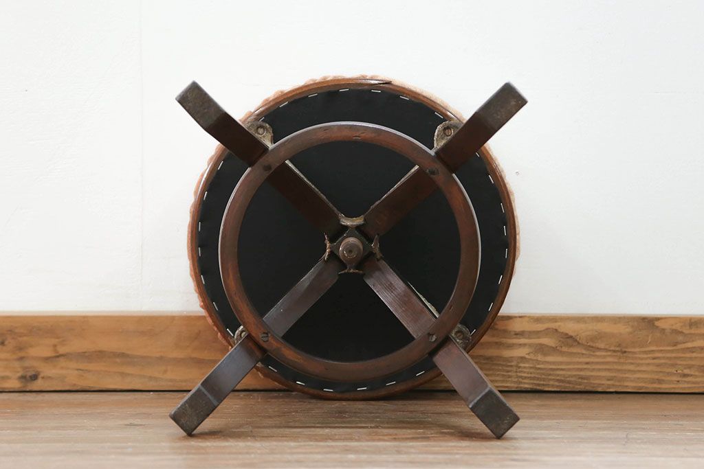 アンティーク家具　アンティーク 古いブナ材の上質な回転スツール(回転イス、回転椅子)