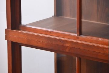 アンティーク家具　アンティーク 三面ガラスの美しい二段重ね収納棚(ガラスケース、ショーケース、飾り棚)