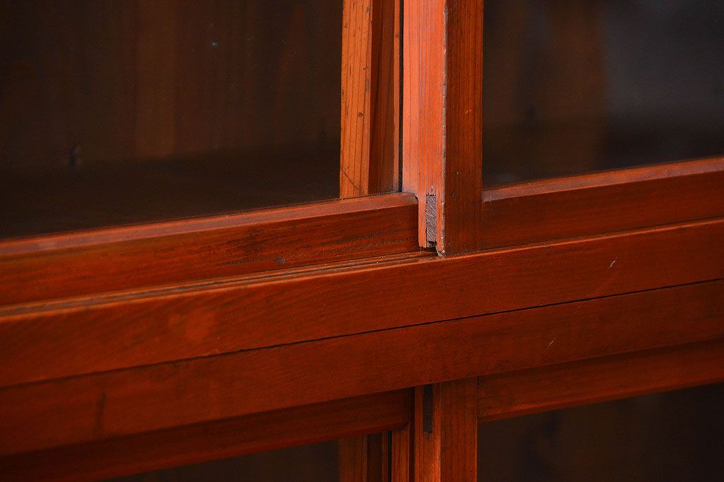 アンティーク家具　アンティーク 三面ガラスの美しい二段重ね収納棚(ガラスケース、ショーケース、飾り棚)