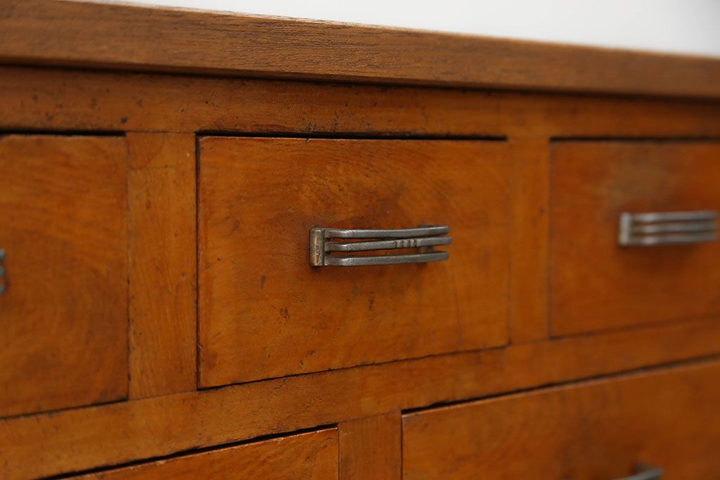 レトロ家具　昭和レトロ 五杯引き出しのアンティークローチェスト(ローボード)