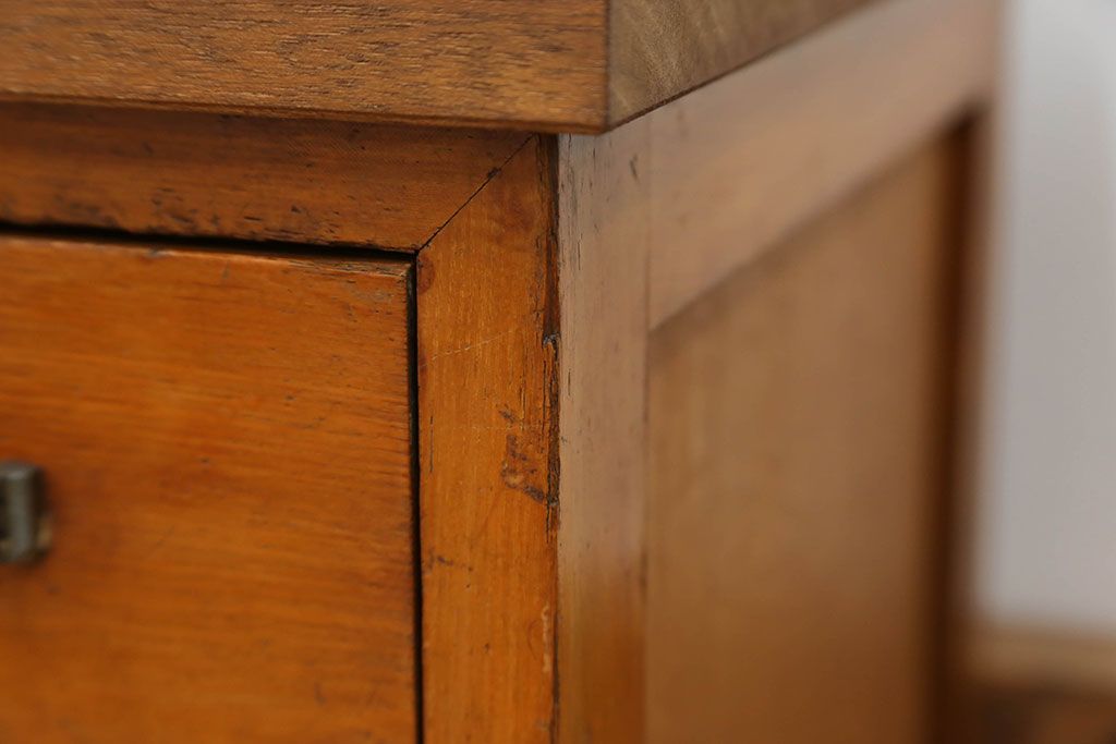 レトロ家具　昭和レトロ 五杯引き出しのアンティークローチェスト(ローボード)