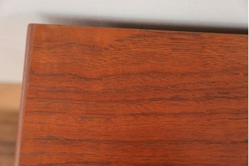 北欧家具G-PLAN(ジープラン)のビンテージ品　上質なサイドキャビネット(サイドテーブル)