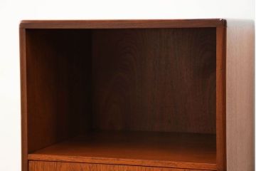 北欧家具G-PLAN(ジープラン)のビンテージ品　上質なサイドキャビネット(サイドテーブル)