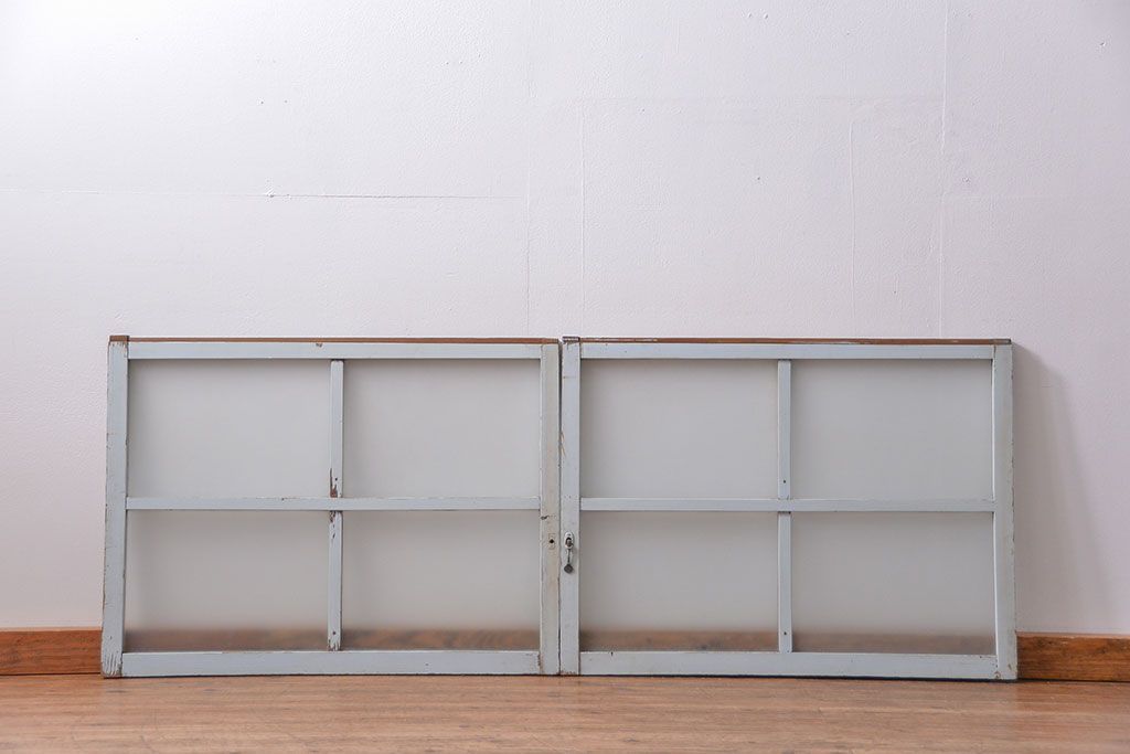 アンティーク ペンキのはげたかわいいガラス窓2枚セット(3) (ガラス戸、引き戸)