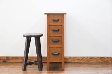 アンティーク家具　アンティーク 珍しいデザインの引き出し付きサイドテーブル(袖引き出し)