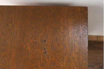 アンティーク家具　アンティーク 珍しいデザインの引き出し付きサイドテーブル(袖引き出し)