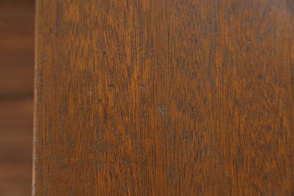 アンティーク家具　アンティーク 珍しいデザインの引き出し付きサイドテーブル(袖引き出し)