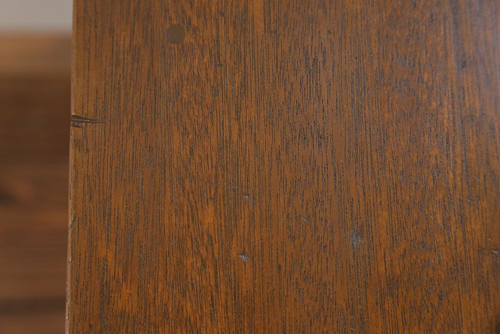 アンティーク家具　アンティーク 珍しいデザインの引き出し付きサイドテーブル(袖引き出し)