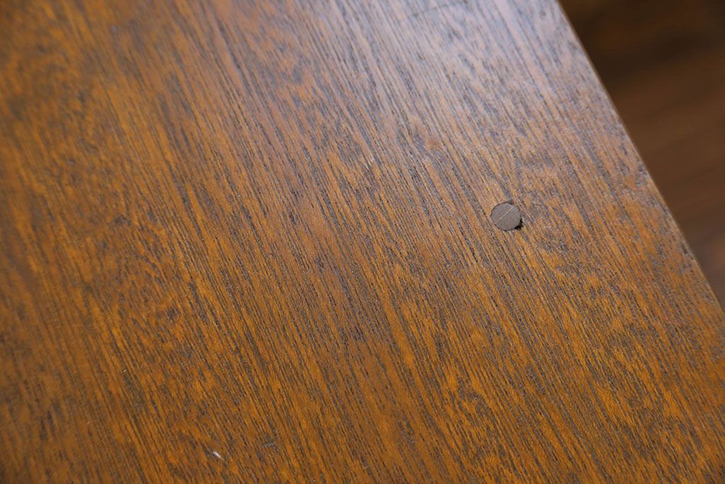 アンティーク家具　アンティーク 珍しいデザインの引き出し付きサイドテーブル(袖引き出し)