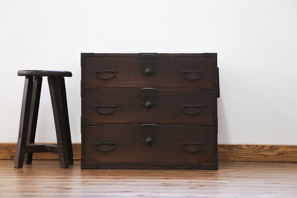 アンティーク家具　古民具・骨董 厚手金具の上質な小箪笥