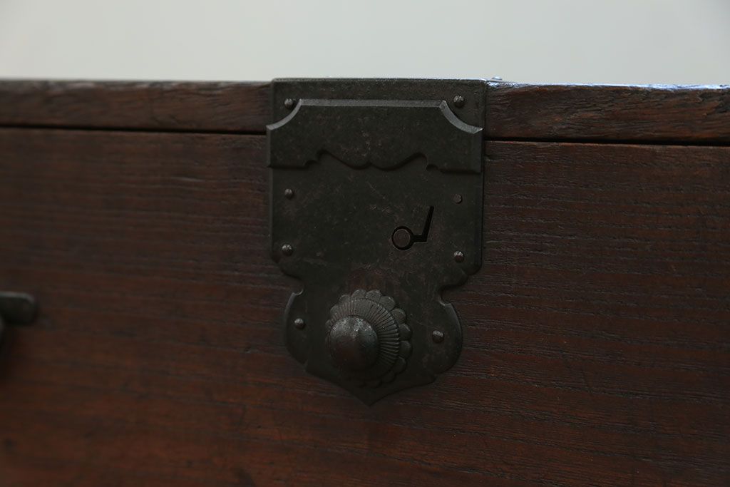 アンティーク家具　古民具・骨董 厚手金具の上質な小箪笥