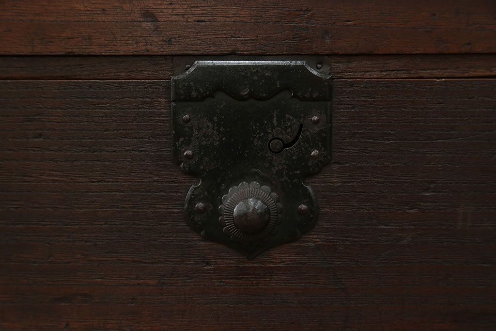 アンティーク家具　古民具・骨董 厚手金具の上質な小箪笥