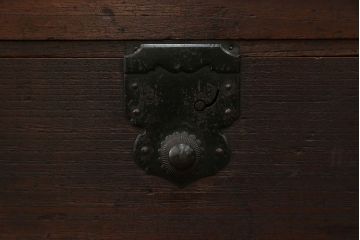 アンティーク家具　古民具・骨董 厚手金具の上質な小箪笥