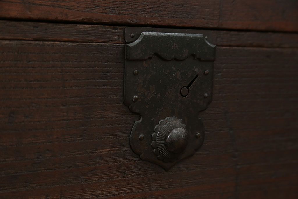 アンティーク家具　古民具・骨董 厚手金具の上質な小箪笥