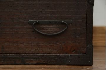 アンティーク家具　古民具・骨董 厚手金具の上質な小箪笥