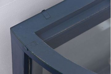 アンティーク家具　アンティークペイント 両面Rガラスのショーケース (ガラスケース)