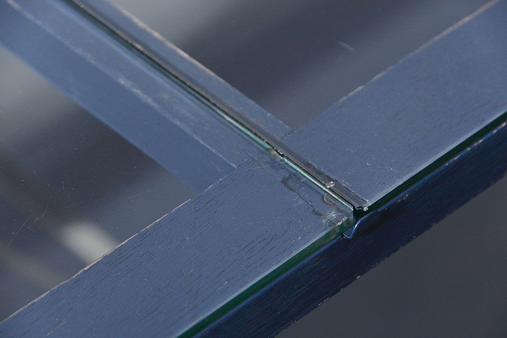 アンティーク家具　アンティークペイント 両面Rガラスのショーケース (ガラスケース)