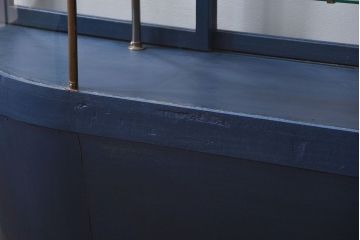 アンティーク家具　アンティークペイント 両面Rガラスのショーケース (ガラスケース)