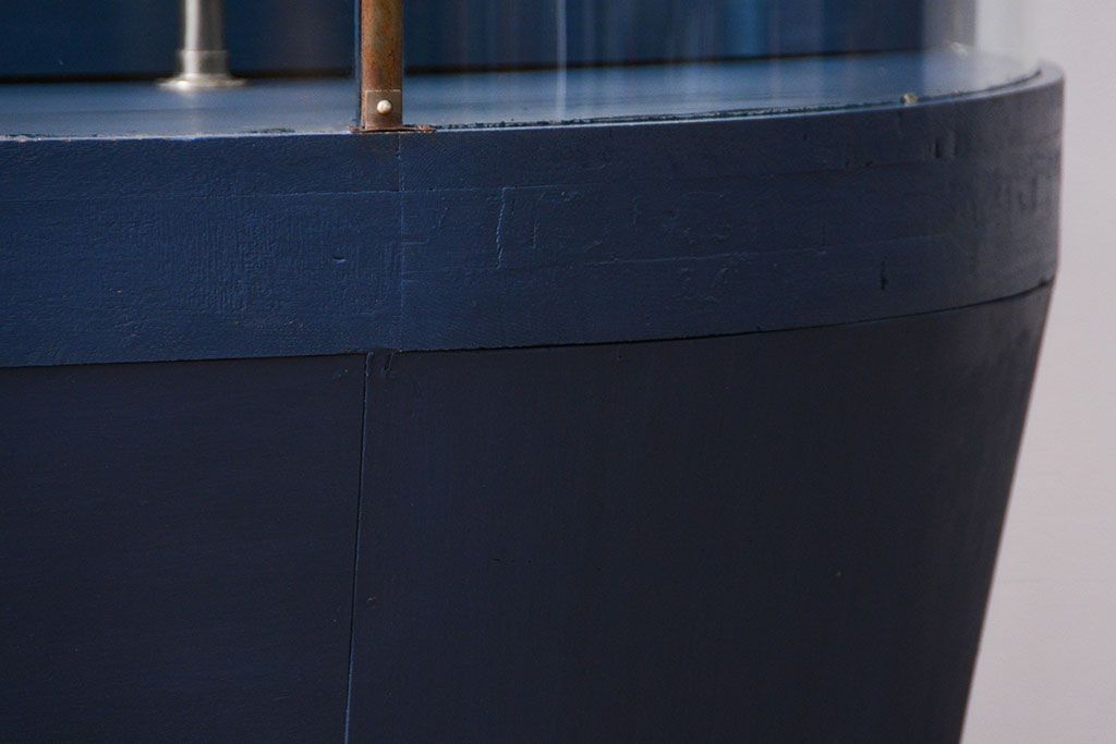 アンティーク家具　アンティークペイント 両面Rガラスのショーケース (ガラスケース)