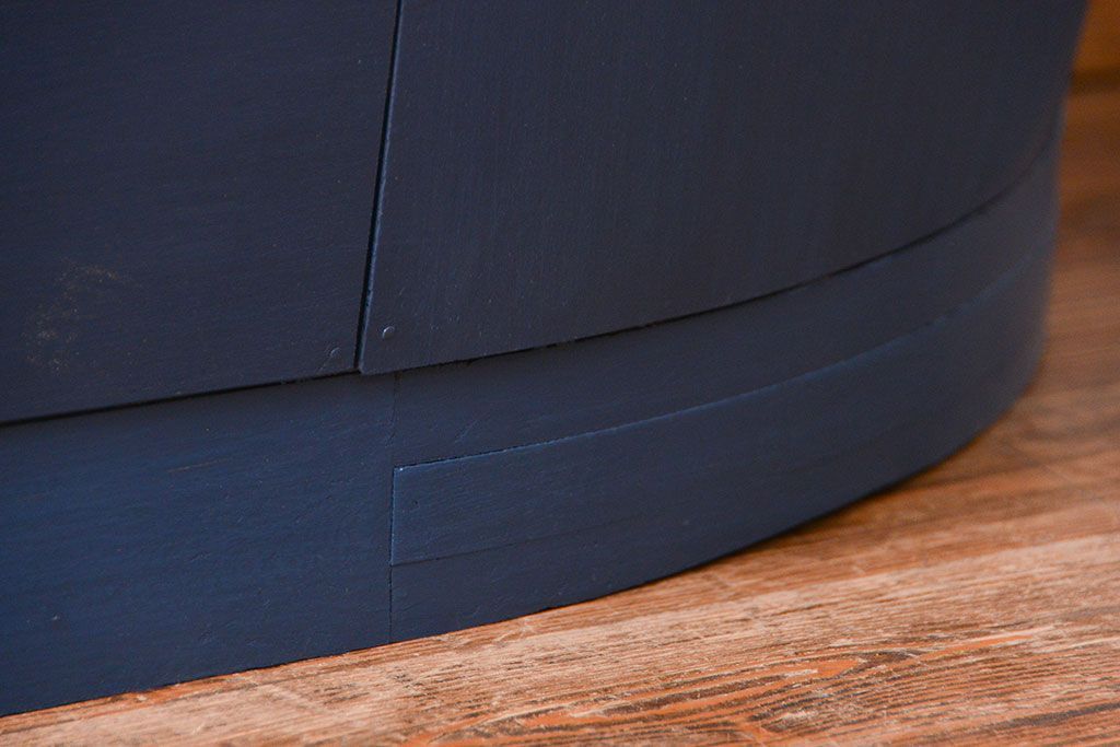 アンティーク家具　アンティークペイント 両面Rガラスのショーケース (ガラスケース)