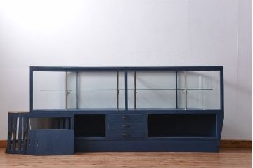 アンティーク家具　アンティークペイント 両面Rガラスのショーケース (ガラスケース)