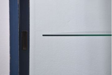 アンティーク家具　アンティークペイント 両面Rガラスのショーケース (ガラスケース)