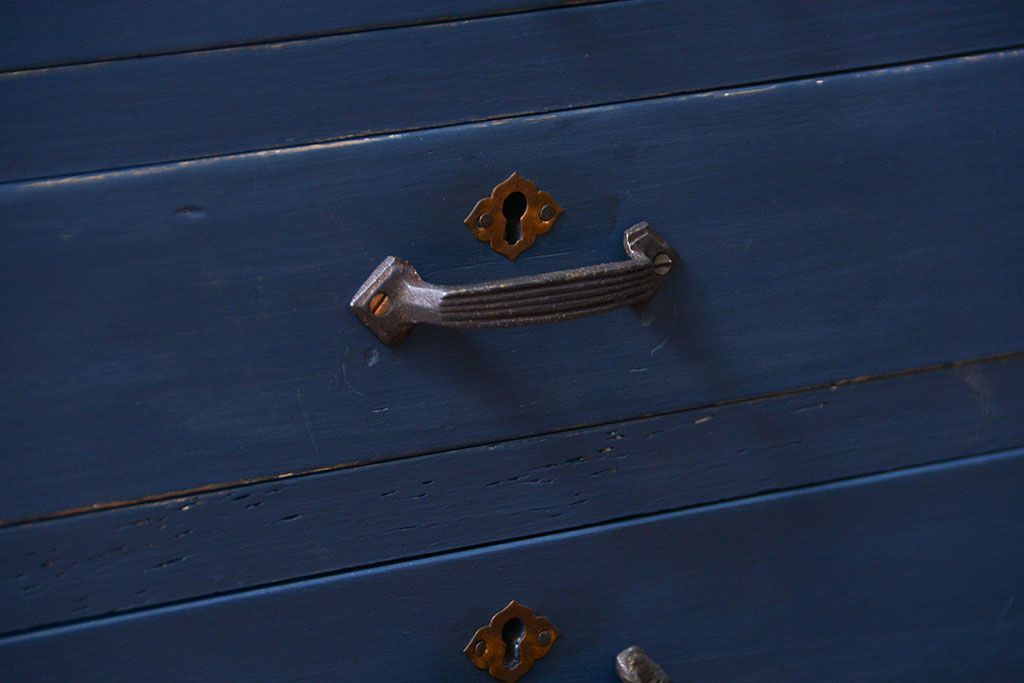 アンティーク家具　アンティークペイント 両面Rガラスのショーケース (ガラスケース)