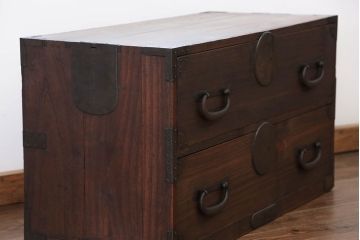 アンティーク家具　古民具・骨董 大きな丸金具の時代箪笥ローボード (ローチェスト)