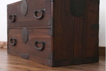 アンティーク家具　古民具・骨董 大きな丸金具の時代箪笥ローボード (ローチェスト)