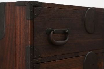 アンティーク家具　古民具・骨董 大きな丸金具の時代箪笥ローボード (ローチェスト)