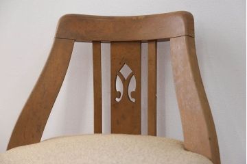 アンティーク家具　アンティーク かわいいデザインの小振りな回転イス (ドクターチェア、椅子)