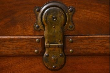 アンティーク家具　ドイツアンティーク 鉄脚付き 船トランクセンターテーブル
