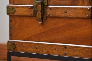 アンティーク家具　ドイツアンティーク 鉄脚付き 船トランクセンターテーブル
