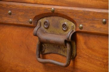 アンティーク家具　ドイツアンティーク 鉄脚付き 船トランクセンターテーブル