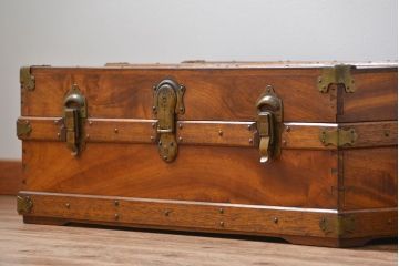 アンティーク家具　ドイツアンティーク 鉄脚付き 船トランクセンターテーブル