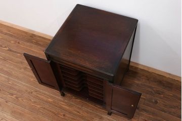アンティーク家具　大正ロマン 古い木の上品なレコードケース (サイドキャビネット)