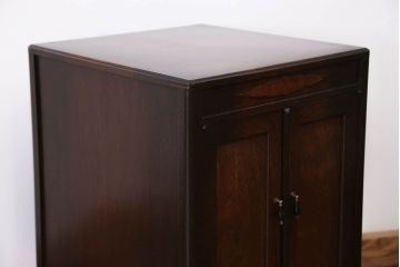 アンティーク家具　大正ロマン 古い木の上品なレコードケース (サイドキャビネット)