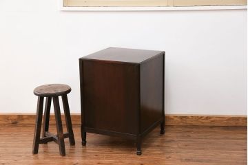 アンティーク家具　大正ロマン 古い木の上品なレコードケース (サイドキャビネット)