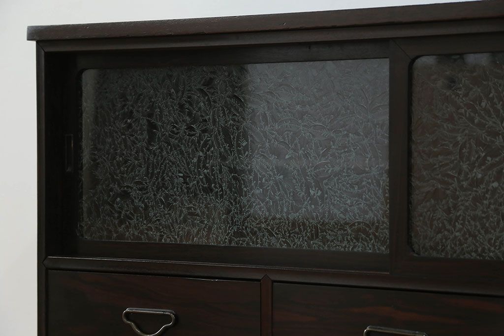 アンティーク家具　アンティーク 鉄脚付きの結霜ガラスローボード(テレビボード)