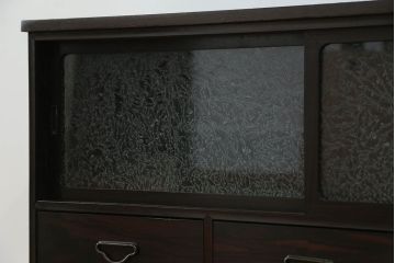 アンティーク家具　アンティーク 鉄脚付きの結霜ガラスローボード(テレビボード)