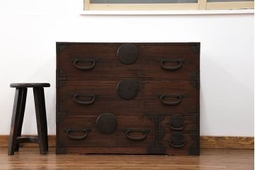 アンティーク家具　古民具・骨董 大きな丸金具の時代箪笥