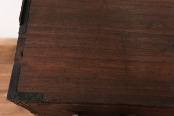 アンティーク家具　古民具・骨董 大きな丸金具の時代箪笥