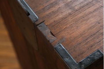 アンティーク家具　古民具・骨董 大きな丸金具の時代箪笥