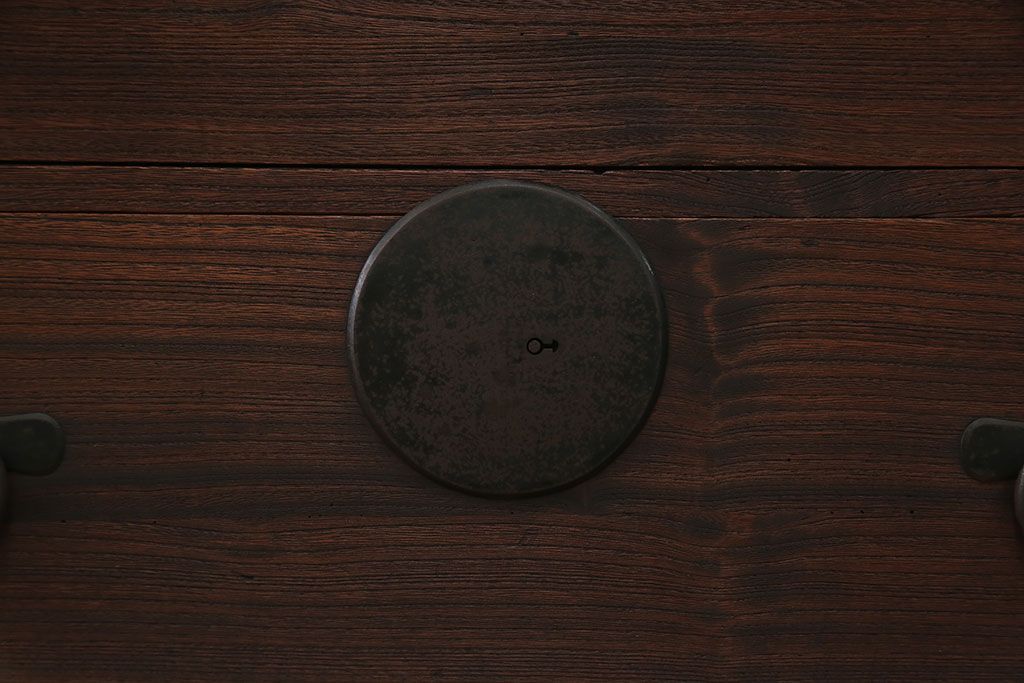 アンティーク家具　古民具・骨董 大きな丸金具の時代箪笥