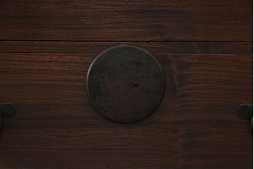 アンティーク家具　古民具・骨董 大きな丸金具の時代箪笥